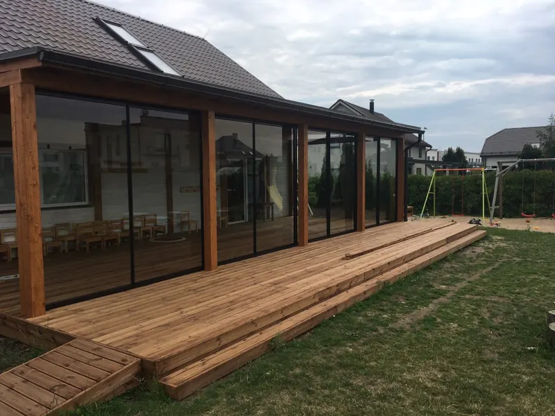 Raamidega terrassiklaasid 1
